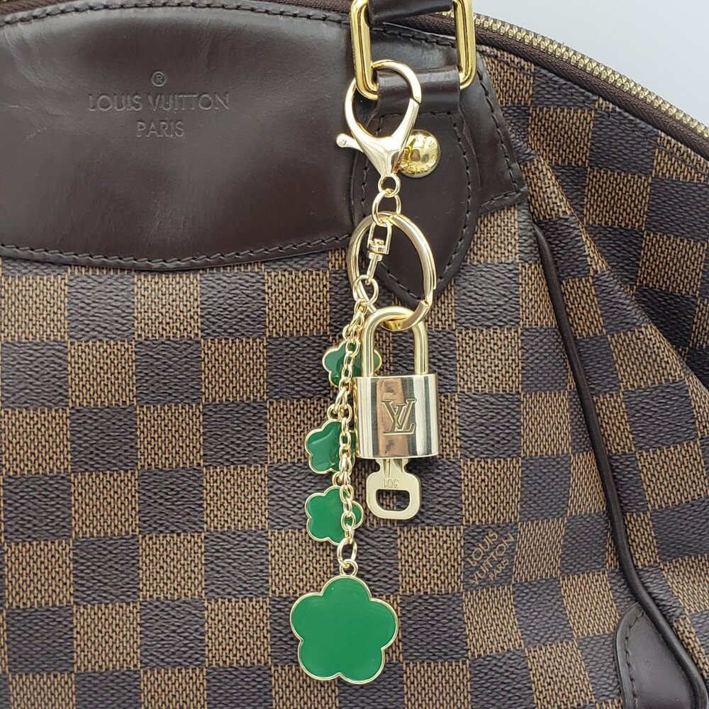 Authentic Louis Vuitton Padlock & Key Gold ✨Unbranded Flower Bag Charm Keychain - Picture 2 of 13